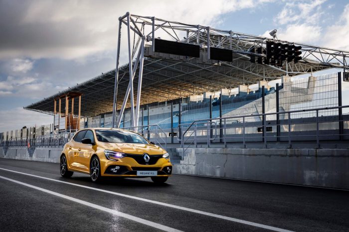auto-magazin-srbija-2019-renault-megane-rs-trophy