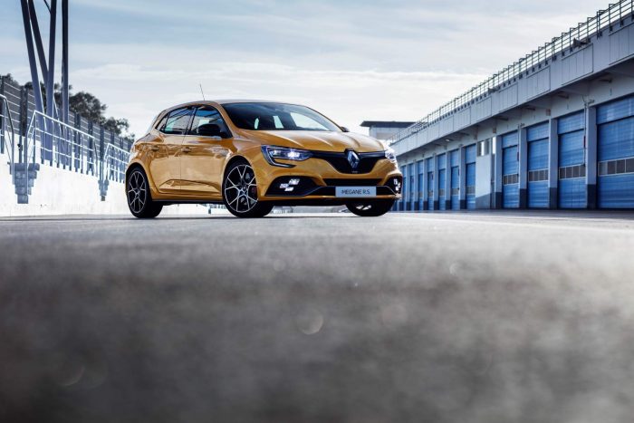 auto-magazin-srbija-2019-renault-megane-rs-trophy