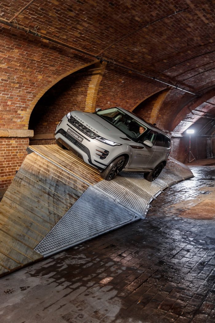 auto-magazin-srbija-2020-range-rover-evoque-ii