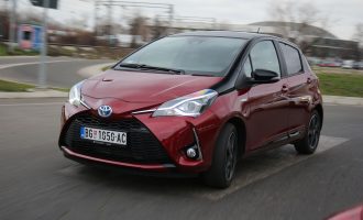 TEST: Toyota Yaris Hybrid Bi-Tone