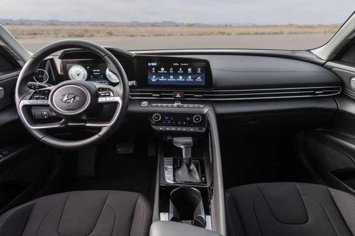 Auto-magazin-Srbija-2021-Hyundai-Elantra