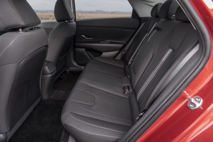 Auto-magazin-Srbija-2021-Hyundai-Elantra