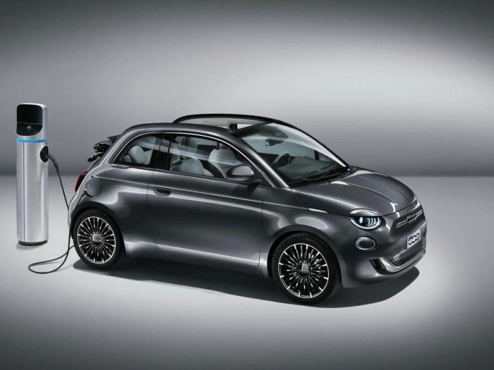 Auto-magazin-Srbija-Fiat-500-electric