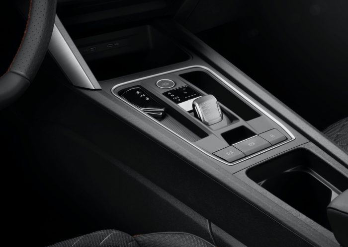 Auto-magazin-Srbija-2020-SEAT-Leon
