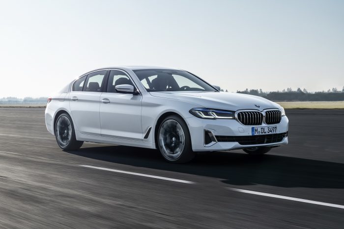 Auto-magazin-Srbija-2021-BMW-5-Series-Sedan-Touring