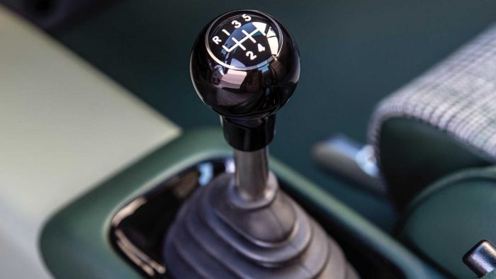 Auto-magazin-Srbija-singer-dolores-commission-porsche-911