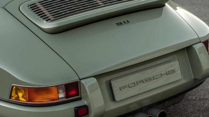 Auto-magazin-Srbija-singer-dolores-commission-porsche-911