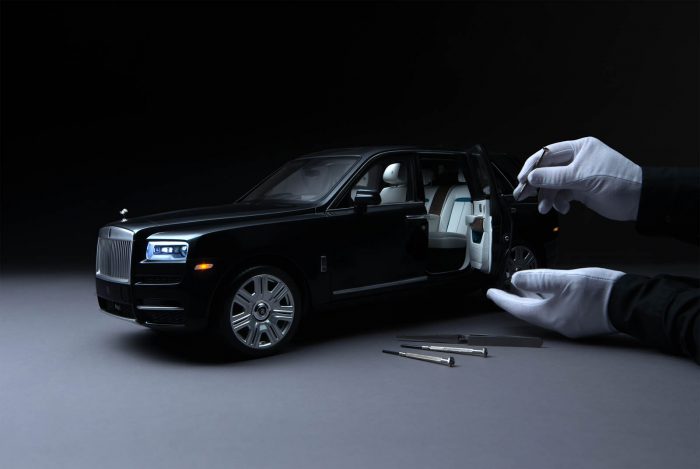 Auto magazin Srbija Rolls-Royce Cullinan 1:8 Scale replica