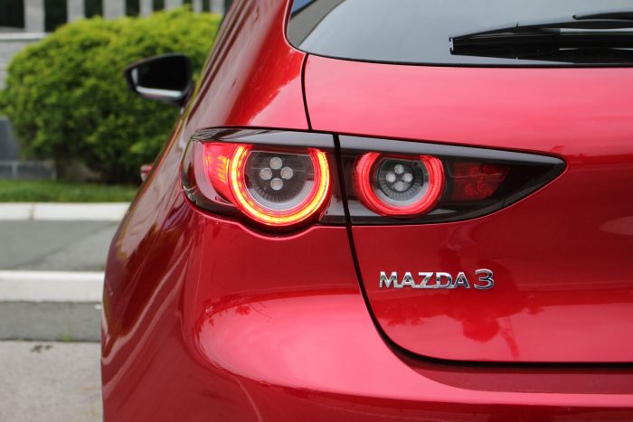 Auto magazin Srbija Test Mazda 3 Skyactiv-G122 Plus