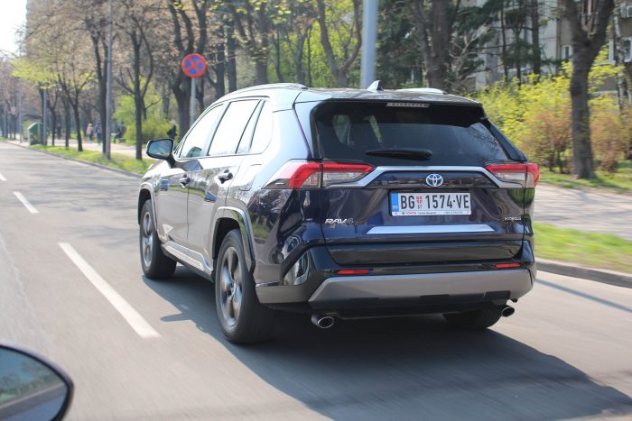 Auto magazin Srbija Test Toyota RAV4 Hybrid FWD Style