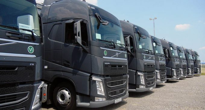 Prevozniku iz Odžaka isporučeno 10 novih Volvo FH kamiona