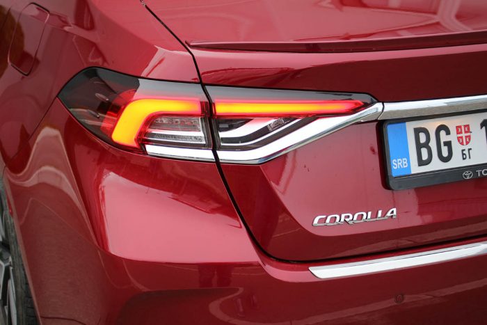 Auto magazin Srbija TEST Toyota Corolla 1,8 Hybrid Executive