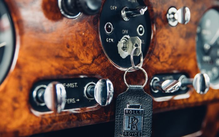 Auto-magazin-Srbija-Rolls-Royce-Phantom-V-electrified-by-Lunaz