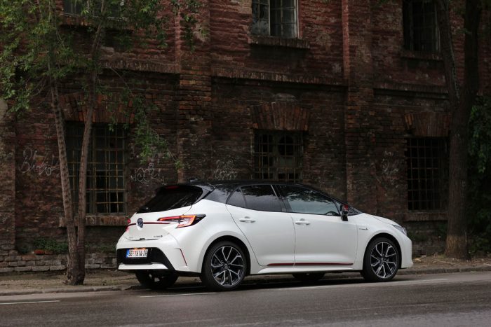 Auto magazin Srbija Test Toyota Corolla HB 1.8 Hybrid GR Sport