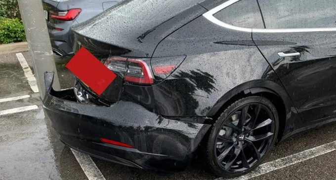 Ako naiđe na baru, Tesla Model 3 ostaje bez zadnjeg branika