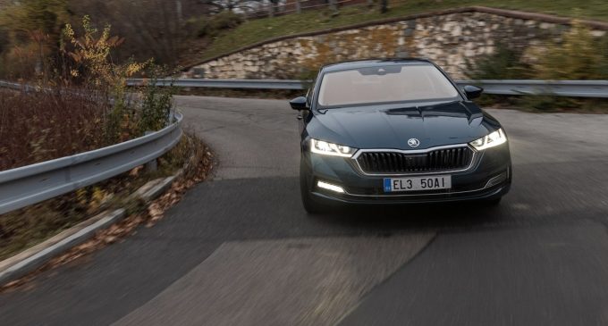 Škoda Octavia iV demonstrira rekuperaciju energije kroz praške ulice
