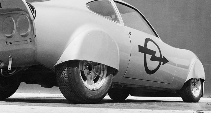 Opel slavi 50 godina od testiranja Elektro GT modela