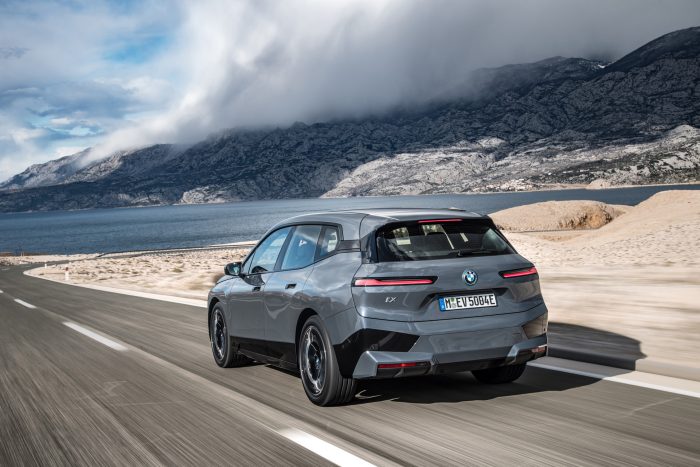 BMW iX