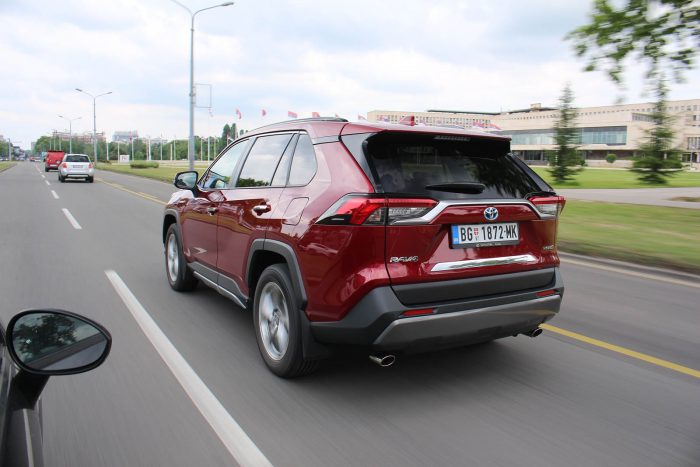 Test Toyota RAV4 Hybrid AWD-i