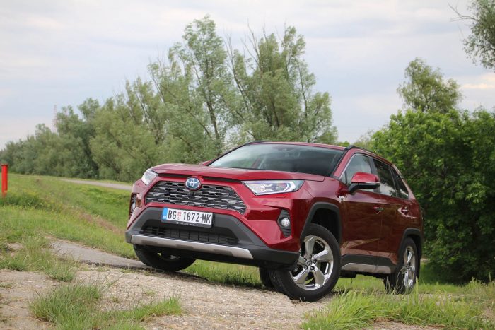 Test Toyota RAV4 Hybrid AWD-i