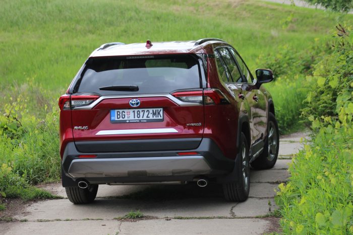 Test Toyota RAV4 Hybrid AWD-i