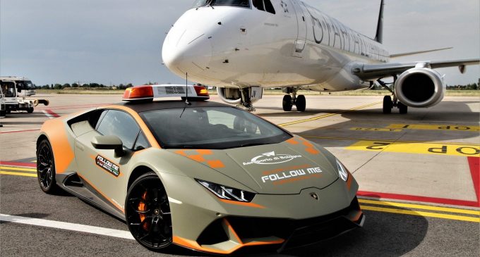 Lamborghini Huracan Evo “zaposlen” kao Follow Me auto