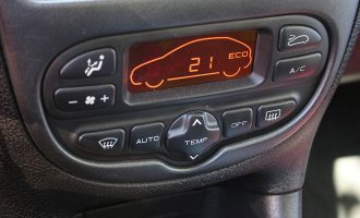 Jedno dugme za brže rashlađivanje automobila
