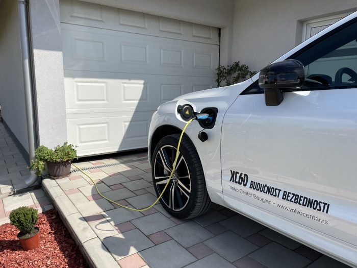 Volvo XC60 T8 Recharge AT8 AWD R-Design