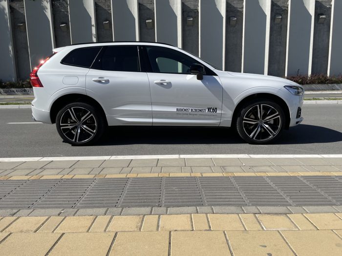 Volvo XC60 T8 Recharge AT8 AWD R-Design