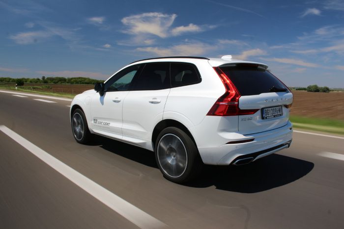 Volvo XC60 T8 Recharge AT8 AWD R-Design