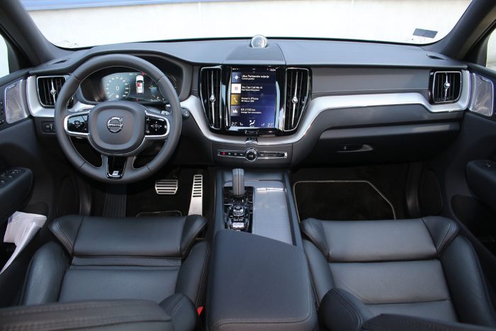 Volvo XC60 T8 Recharge AT8 AWD R-Design