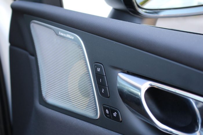 Volvo XC60 T8 Recharge AT8 AWD R-Design