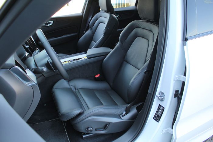 Volvo XC60 T8 Recharge AT8 AWD R-Design
