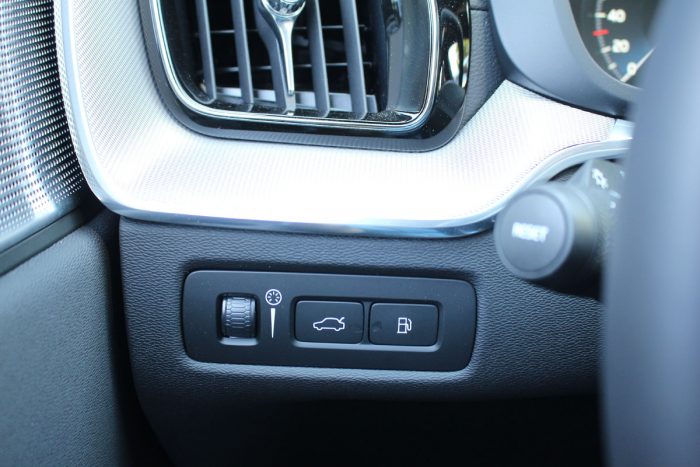 Volvo XC60 T8 Recharge AT8 AWD R-Design