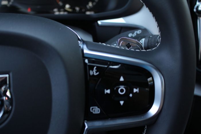 Volvo XC60 T8 Recharge AT8 AWD R-Design