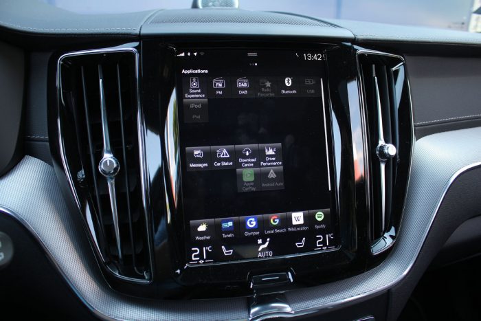 Volvo XC60 T8 Recharge AT8 AWD R-Design