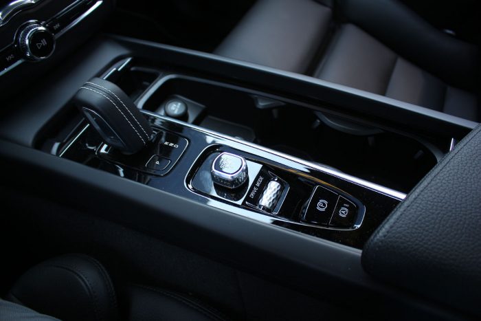 Volvo XC60 T8 Recharge AT8 AWD R-Design