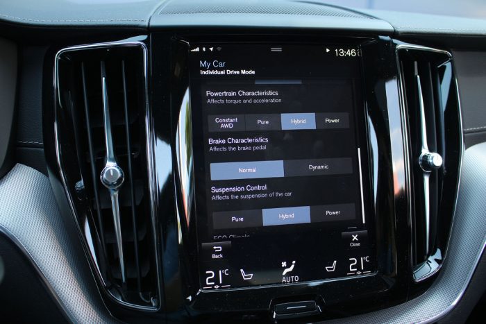 Volvo XC60 T8 Recharge AT8 AWD R-Design