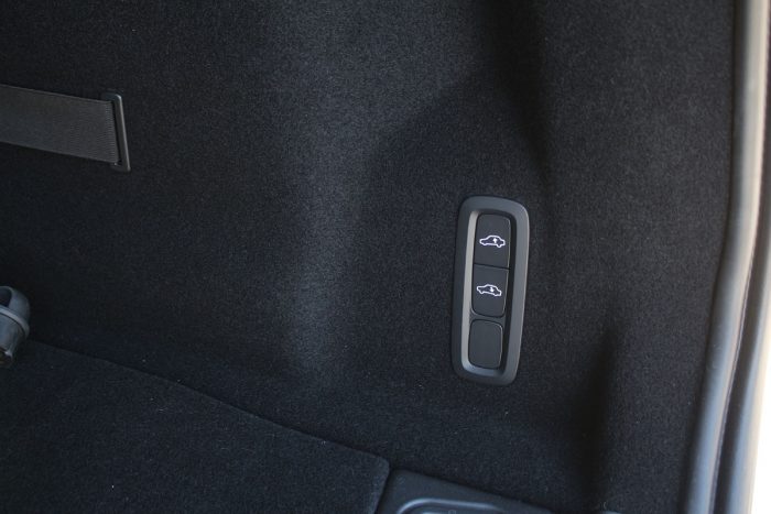 Volvo XC60 T8 Recharge AT8 AWD R-Design