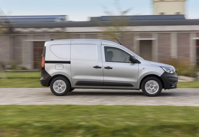 10 2021 New Renault Express Van Tests drive