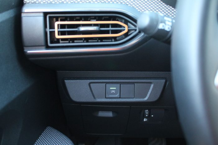 SUPER TEST: Dacia Sandero Stepway Eco-G 100 Comfort