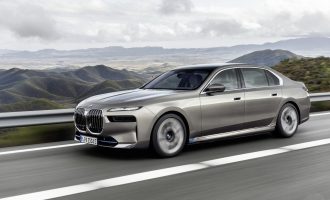 Novi BMW i7 je na struju, a očekuju se i standardni SUS motori