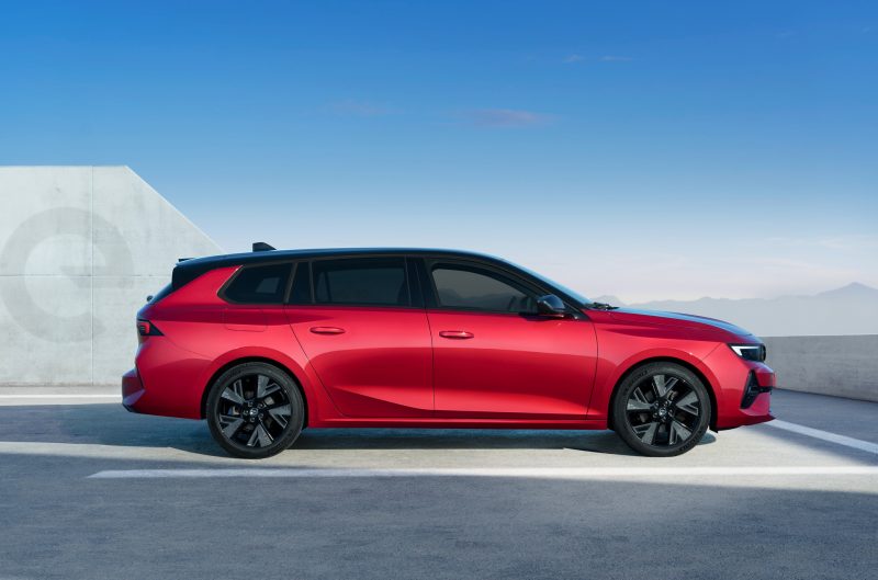 Opel-Astra-Sports-Tourer-Electric