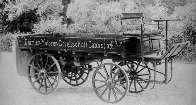 Prvi kamion na svetu napravio Daimler 1896.