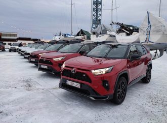 U Švedskoj testiramo redizajnirani Toyota RAV4 GR Sport