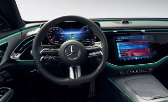 Novi Mercedes E-klase će imati displej za suvozača i selfi kameru