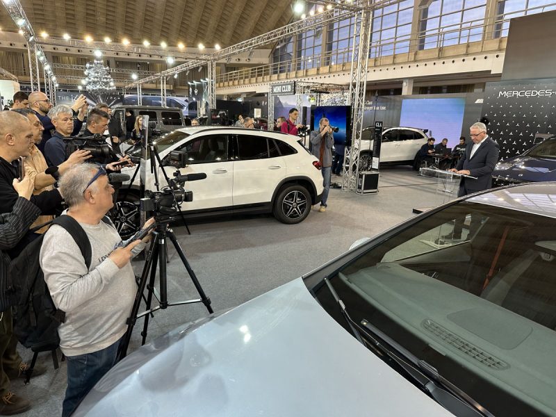 Luxo estrela: Mercedes-Benz em plena glória no Salão do Automóvel
