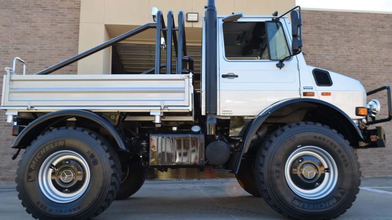 arnold-schwarzenegger-mercedes-unimog