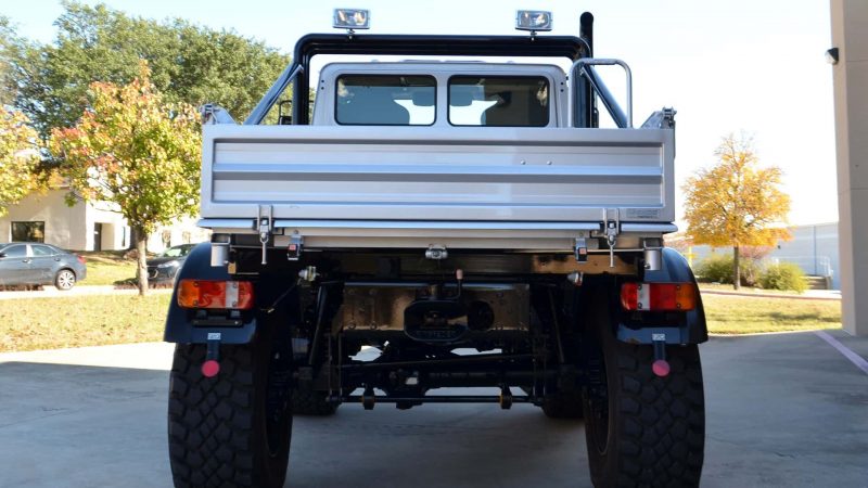 arnold-schwarzenegger-mercedes-unimog
