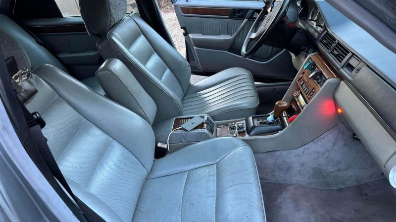 Mercedes W124 300 E